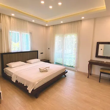 빌라 Terasus, 4 Bedroom, Large Garden And Private Swimming Pool *