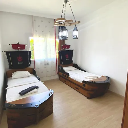 빌라 Terasus, 4 Bedroom, Large Garden And Private Swimming Pool