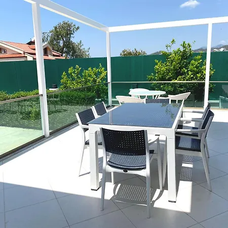 빌라 Terasus, 4 Bedroom, Large Garden And Private Swimming Pool *