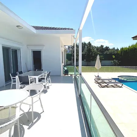 Villa Terasus, 4 Bedroom, Large Garden And Private Swimming Pool